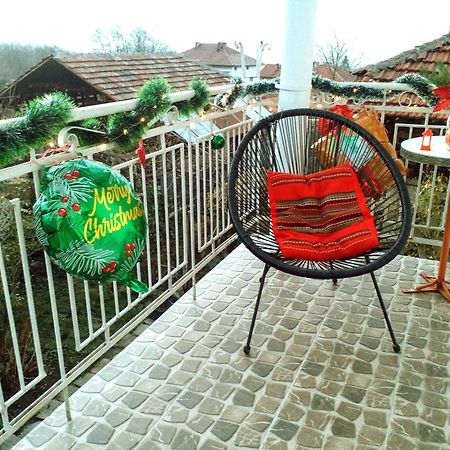 Guest House Emiliya Ovchartsi  ภายนอก รูปภาพ