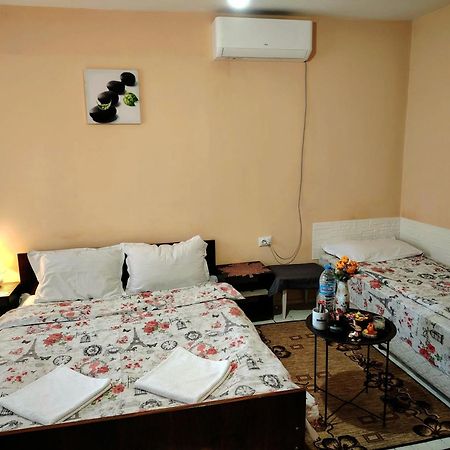 Guest House Emiliya Ovchartsi  ภายนอก รูปภาพ